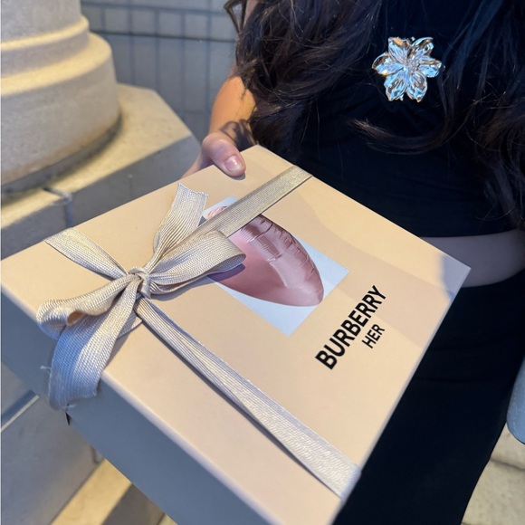 Meet your Posher, Azeneth - Picture 1 of 1